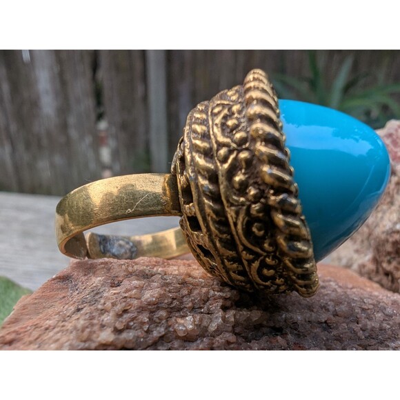 Vintage Turquoise Blue Dome Ring: Adjustable Ring size 6 thru 7 - Picture 8 of 10
